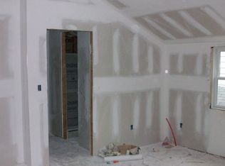 36 River Edge Rd, Bergenfield, NJ 07621