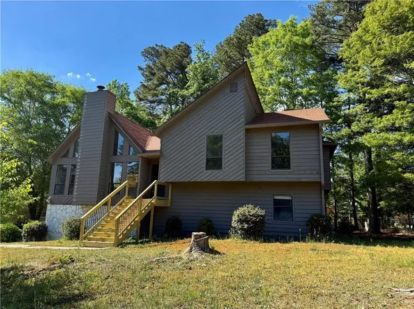 2592 Deerfield Cir SW, Marietta, GA 30064