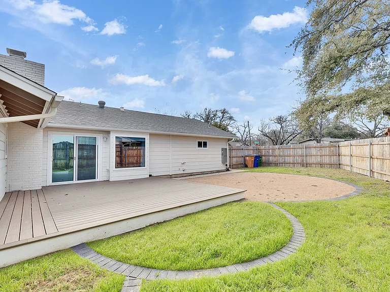 7709 Shoal Creek Blvd — Photo 22