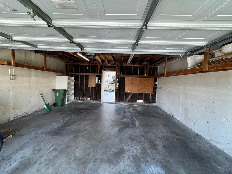 10818 Rexbon Ct — Photo 15