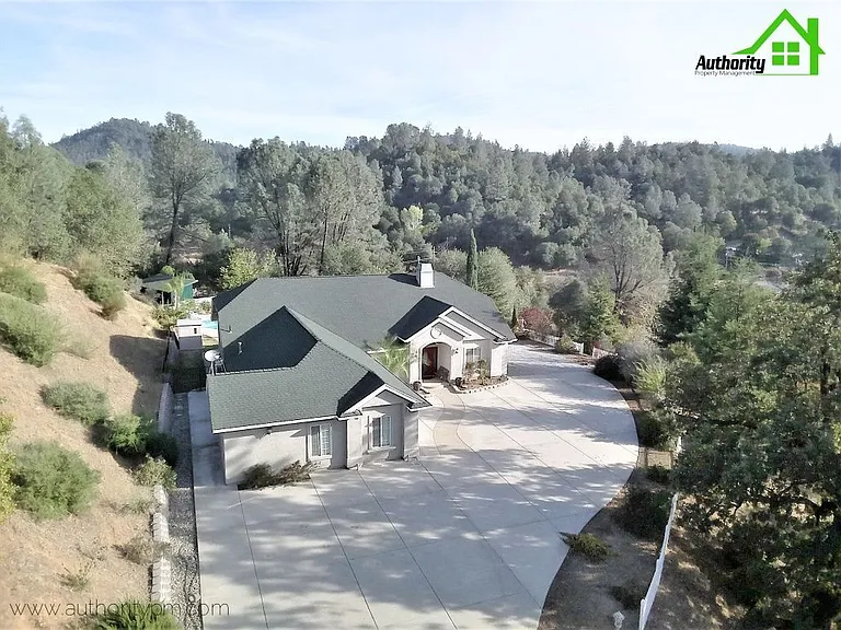 14270 Quail Springs Rd — Photo 2