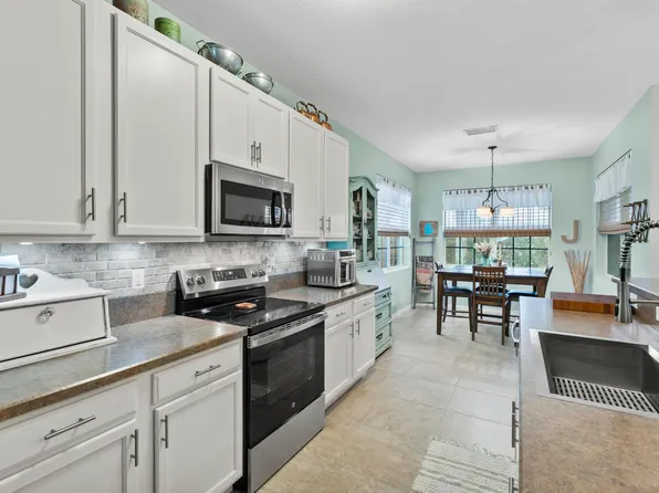 6818 Osage Circle, Greenacres, FL 33413