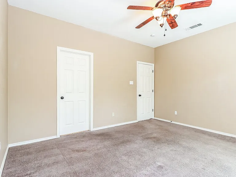 941 Azalia Dr — Photo 9