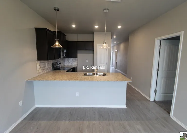 227 Green Valley Dr — Photo 7