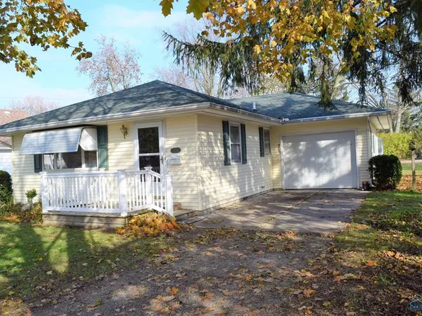 334 Monroe St, Wauseon, OH 43567