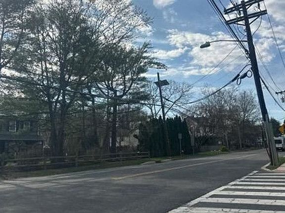 4th image of 423 Lawrenceville Rd #R