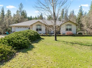 698 Ewe Creek Rd, Grants Pass, OR 97526