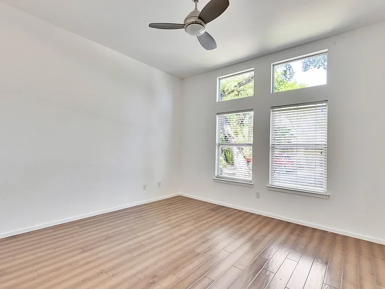 3808 Menchaca Rd — Photo 21