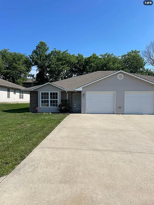 3 bed, 1304 sqft, $1,625 — Photo 1