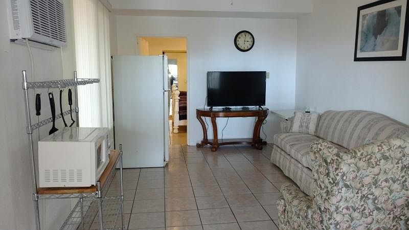 1st image of 61500 Bandara St