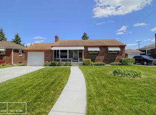 23782 Roxana Ave, Eastpointe, MI 48021