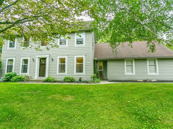 1215 Strong Rd, Victor, NY 14564