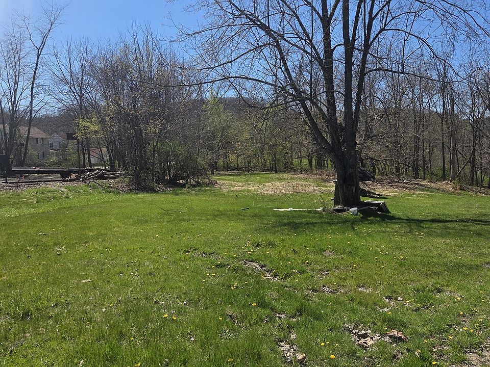 2nd image of 330 3rd Ave