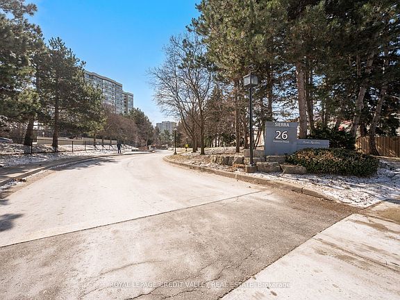 2nd image of 26 Hanover Rd #1012