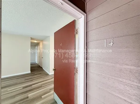 5625 SE Gladstone St APT 14, Portland, OR 97206