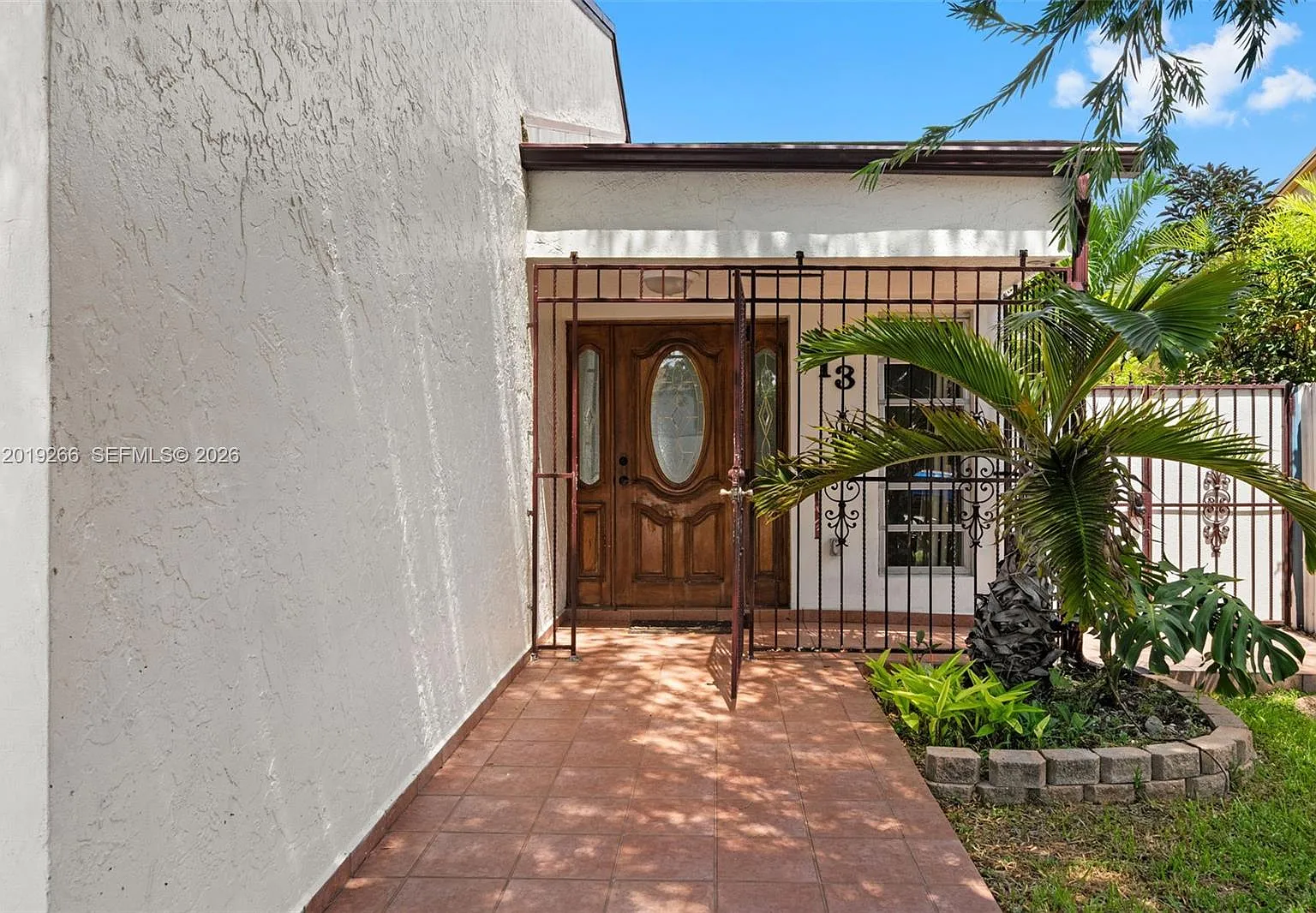 3 bed, 2.0 bath, 1242 sqft, $3,500 — Photo 2