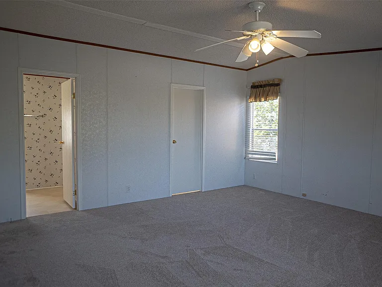 1149 Hart Ln — Photo 11