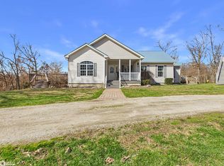 2461 Carbide Ln, Keokuk, IA