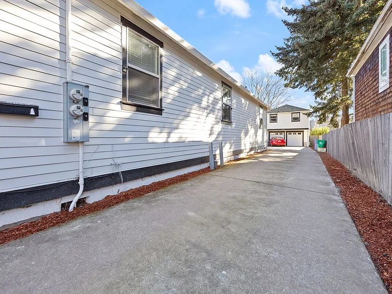 216 NE Tillamook St #A — Photo 49