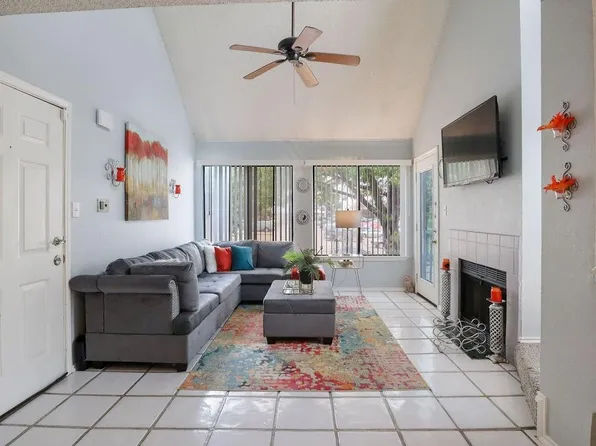 2300 Bamboo Dr, Arlington, TX
