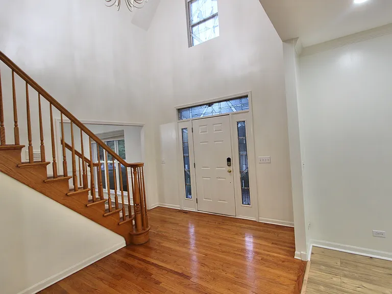 7635 Bittersweet Dr — Photo 3