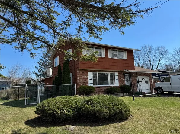 128 Washburn Dr, East Syracuse, NY 13057