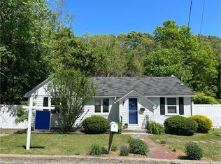 2 State Park Ave, Warwick, RI 02886