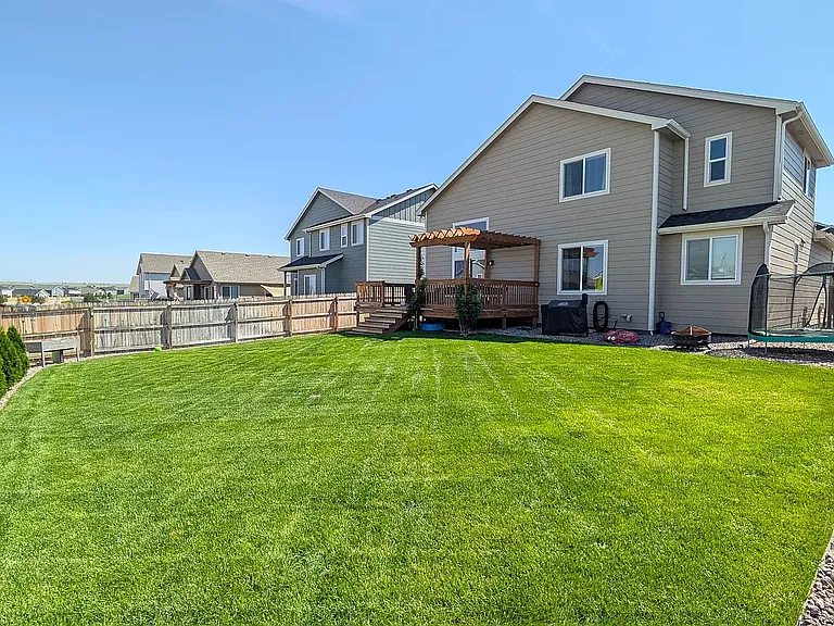6452 Vedder Dr — Photo 32