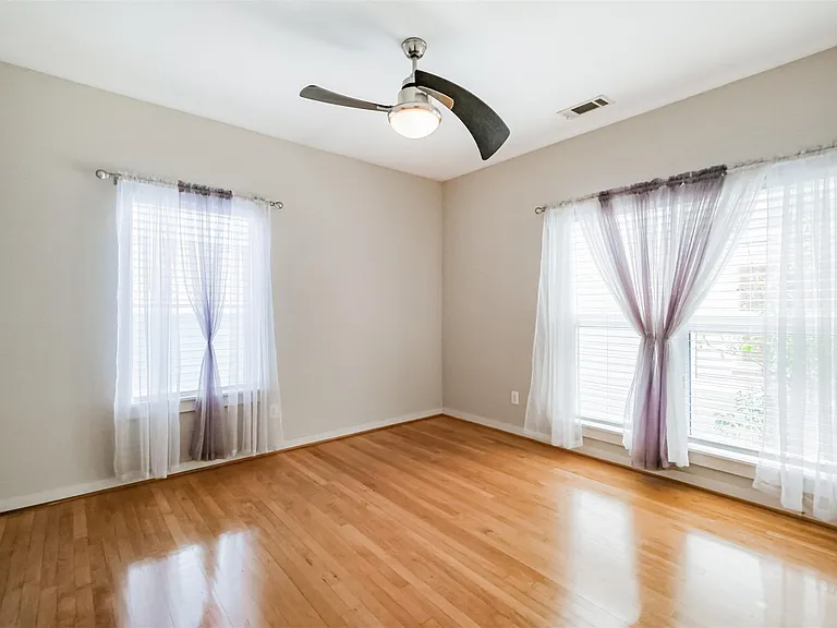 2364 Arlington St — Photo 37