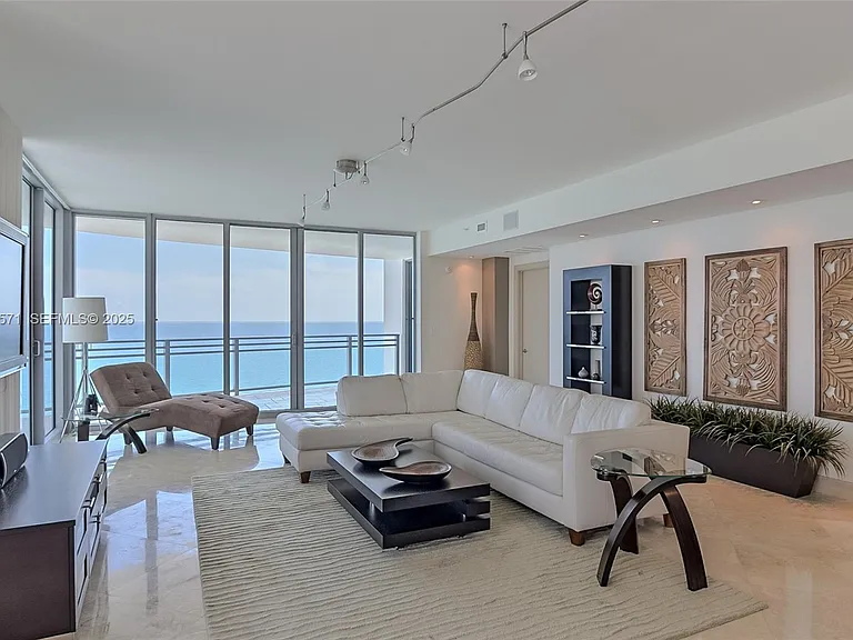 3535 S Ocean Dr #2102 — Photo 16
