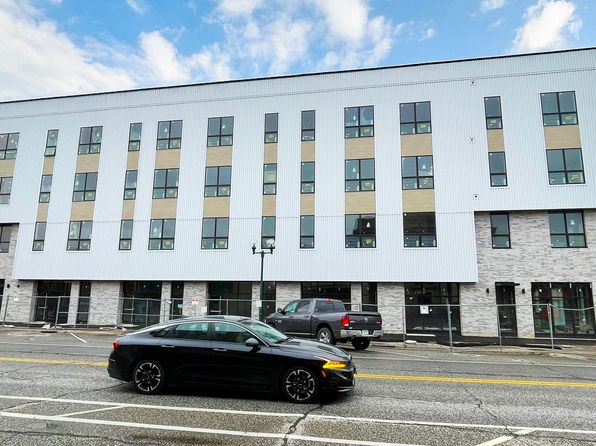 2011 W Superior St #208
