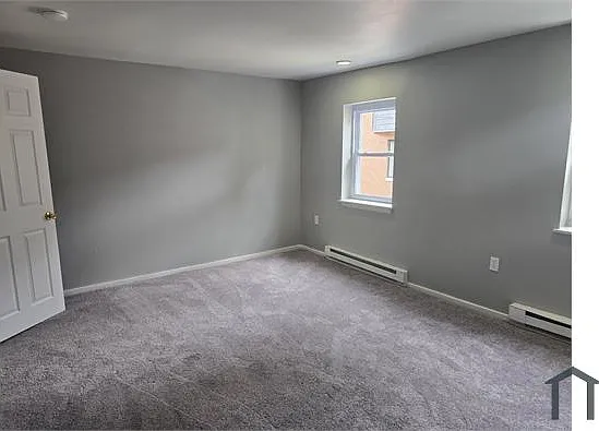 2 bed, 700 sqft, $2,400 — Photo 4