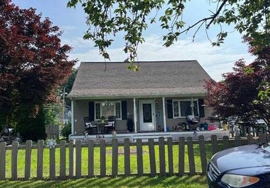 1st image of 1414 Huntington Rd