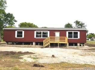 919 Kayroe Rd, Adkins, TX 78101