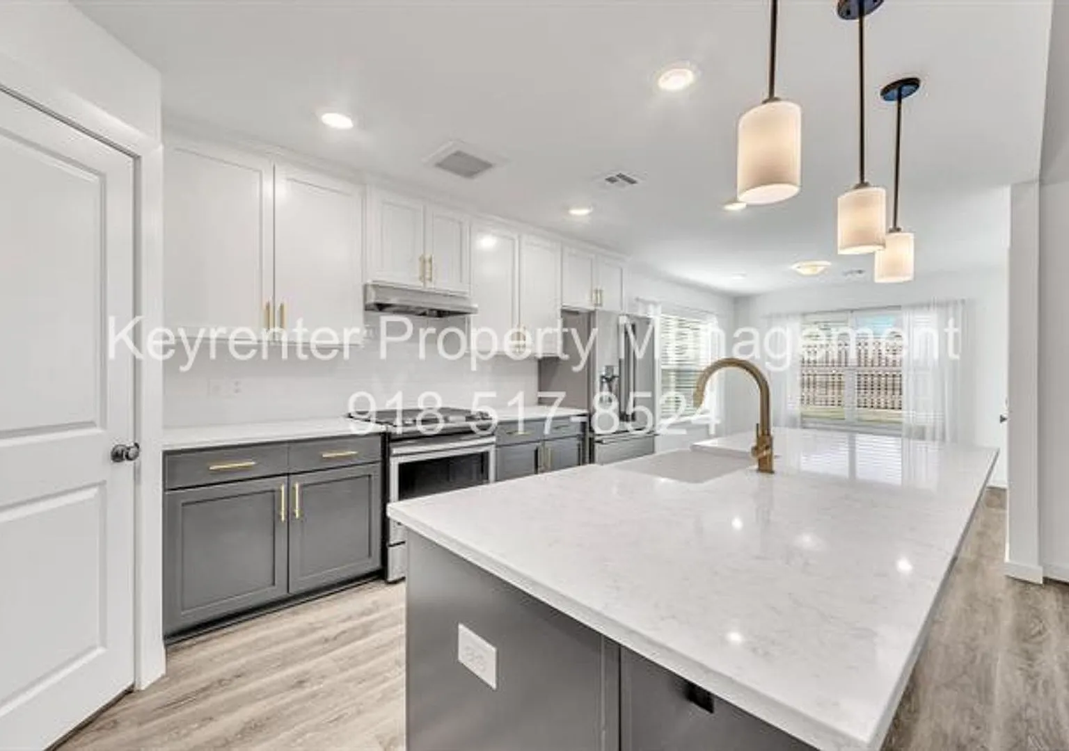 Stunning 4 Bed 3 Bath Broken Arrow Gem — Photo 2