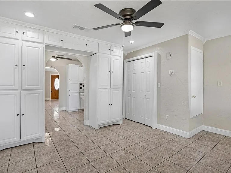 2202 Brook Ave — Photo 11