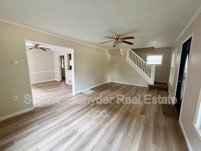 605 Sackett Ave — Photo 4