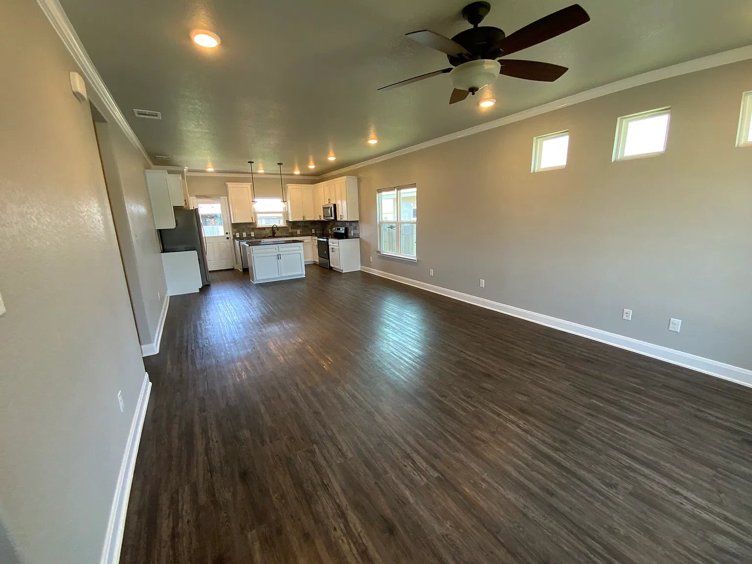 3 bed, 1428 sqft, $1,595 — Photo 2