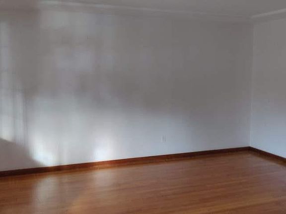 2nd image of 2922 Wales Ave