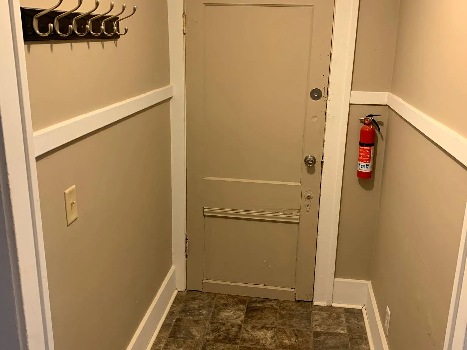 611 Oak St — Photo 2