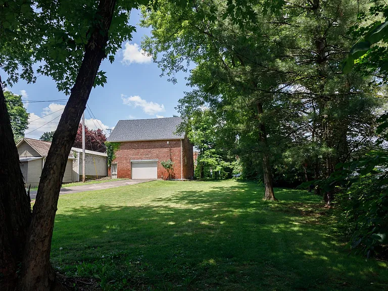 1019 Findley Ave #1 — Photo 3