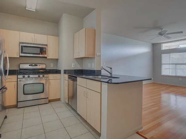 2209 Hancock Dr #27 — Photo 15