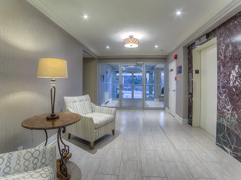 2645 Bloor St W #302 — Photo 15