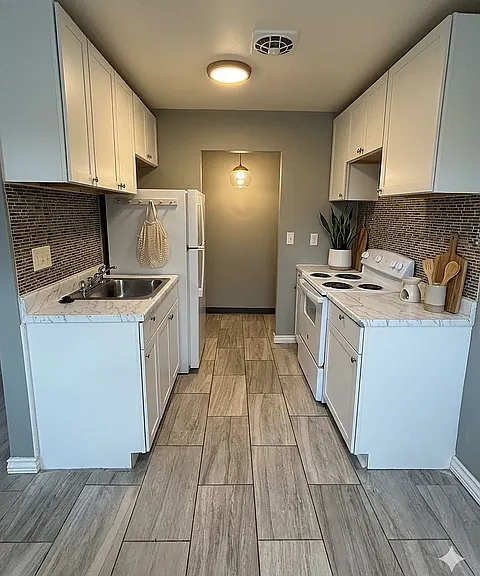 713 Broadway #D5 — Photo 5