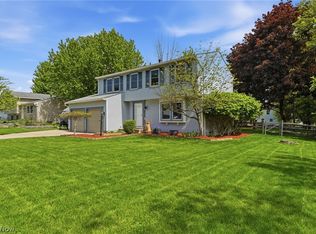 915 Old Farm Trl, Medina, OH 44256