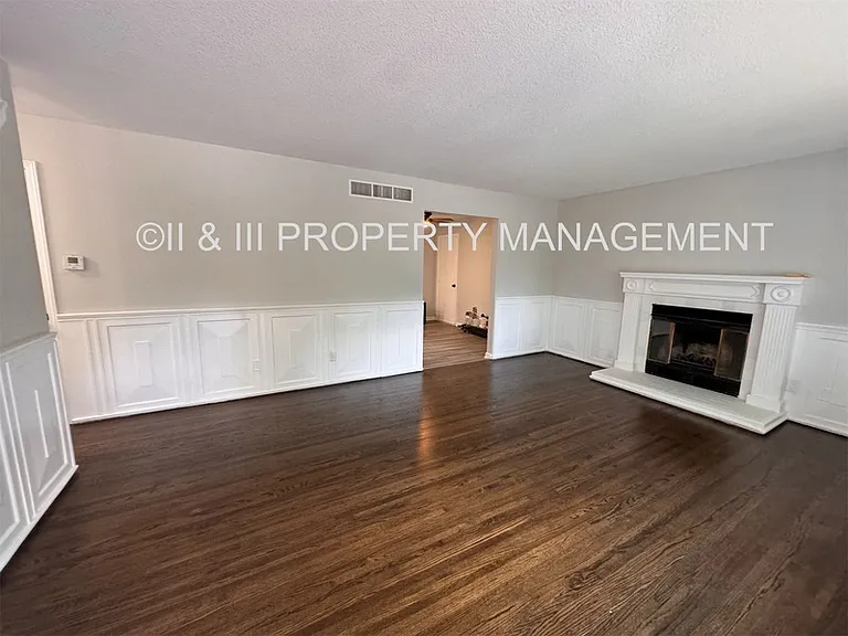 4715 Fontana St — Photo 2