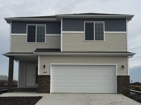 1908 41st St S, Moorhead, MN 56560