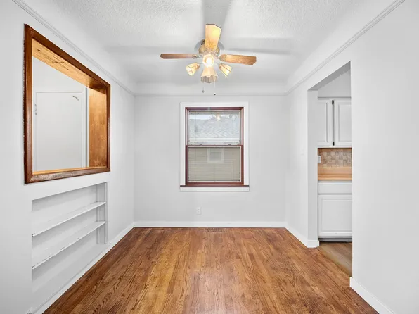 7420 Dennis Dr, Urbandale, IA 50322