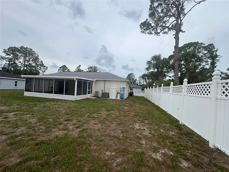 3228 Lucaya Ave — Photo 31