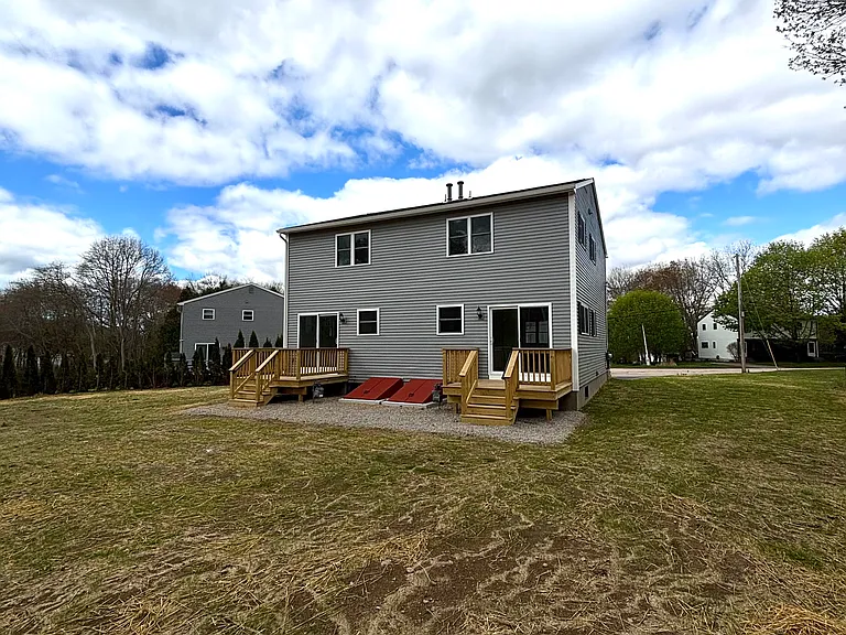 Acorn Dr — Photo 15